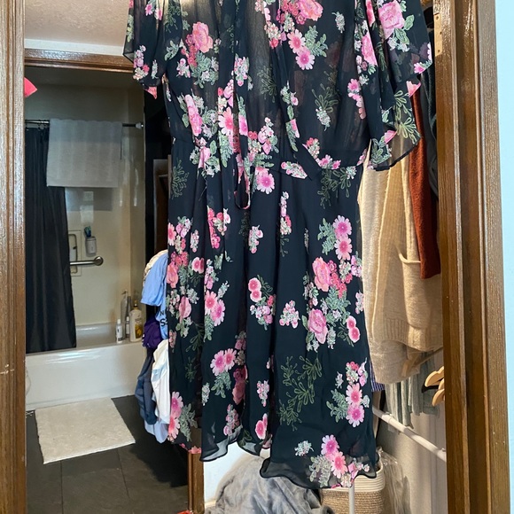 Zara Dress (NEVER WORN) - Picture 2 of 2